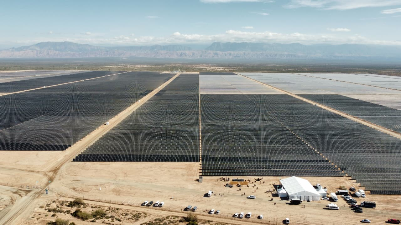 Mendoza inauguró El Quemado, el parque solar más grande del país