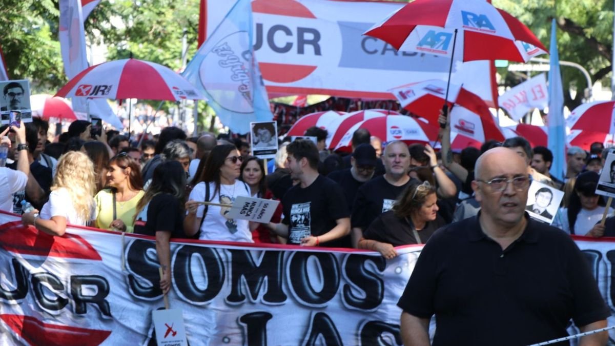 UCR busca unidad de centro para enfrentar a LLA y kirchnerismo