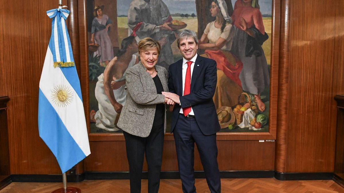 Luis Caputo: «Kristalina Georgieva impresionada con los resultados del programa económico»