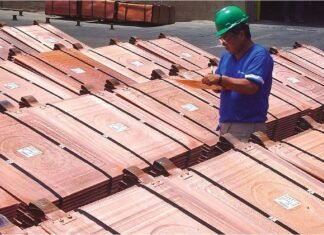 Cobre supera los $14.000