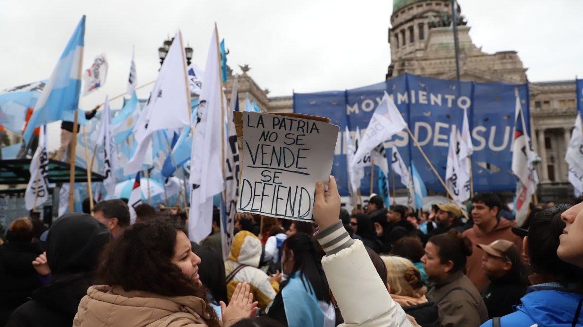 Derrota de la ley de Inviolabilidad de la Propiedad Privada: fracturas internas y costo político