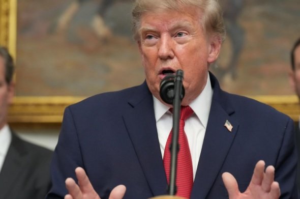 El presidente Donald Trump, recientemente sorprendió a la opinión pública al declarara que Estados Unidos podría revisar su posición sobre las Malvinas.