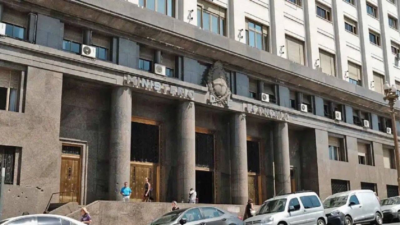 ¡Bomba contra el dólar: el Gobierno lanza mega canje!